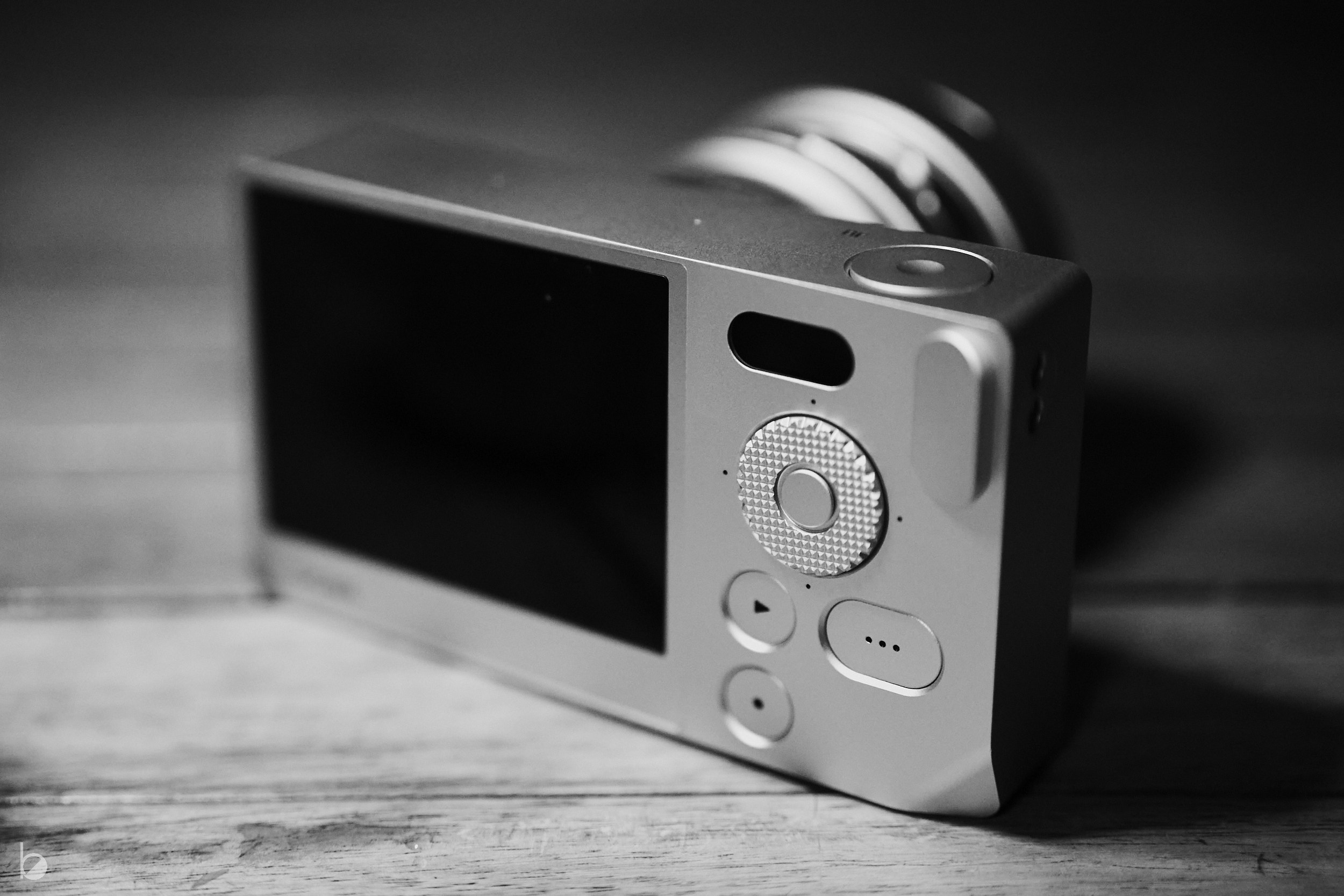 Sigma BF, una aproximación brutalista a la fotografía